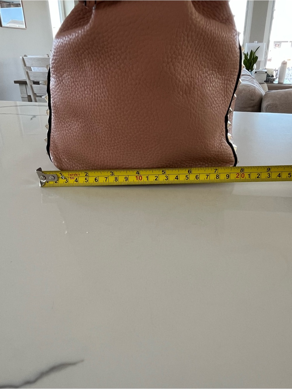 Valentino Garavani Rockstud Grainy Leather Drawstring Tote Dusty Rose / Camel - Picture 15 of 16